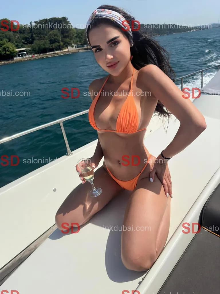 Aaliyah β escort in Dubai