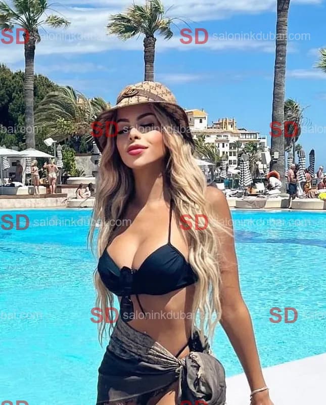 Holly — escort in Dubai