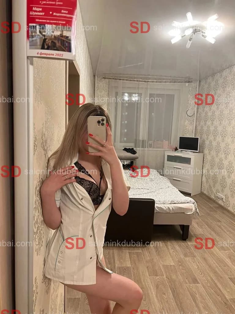 Holly — escort in Dubai