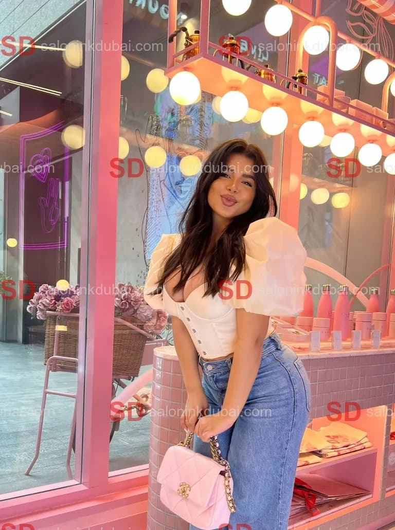Lexi — escort in Dubai