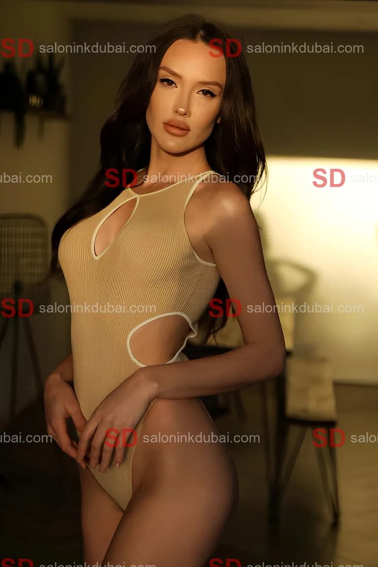 Lola β escort in Dubai