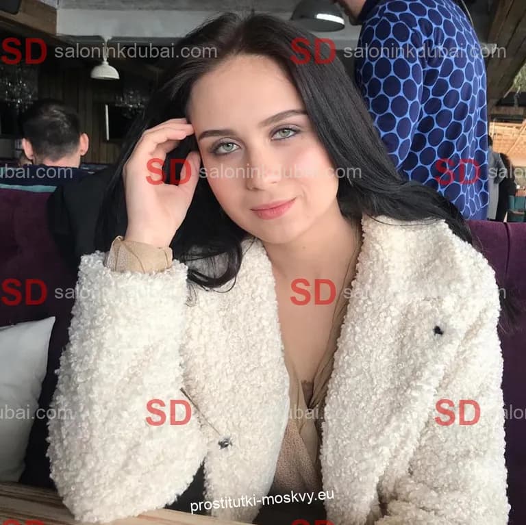 Lola — escort in Dubai