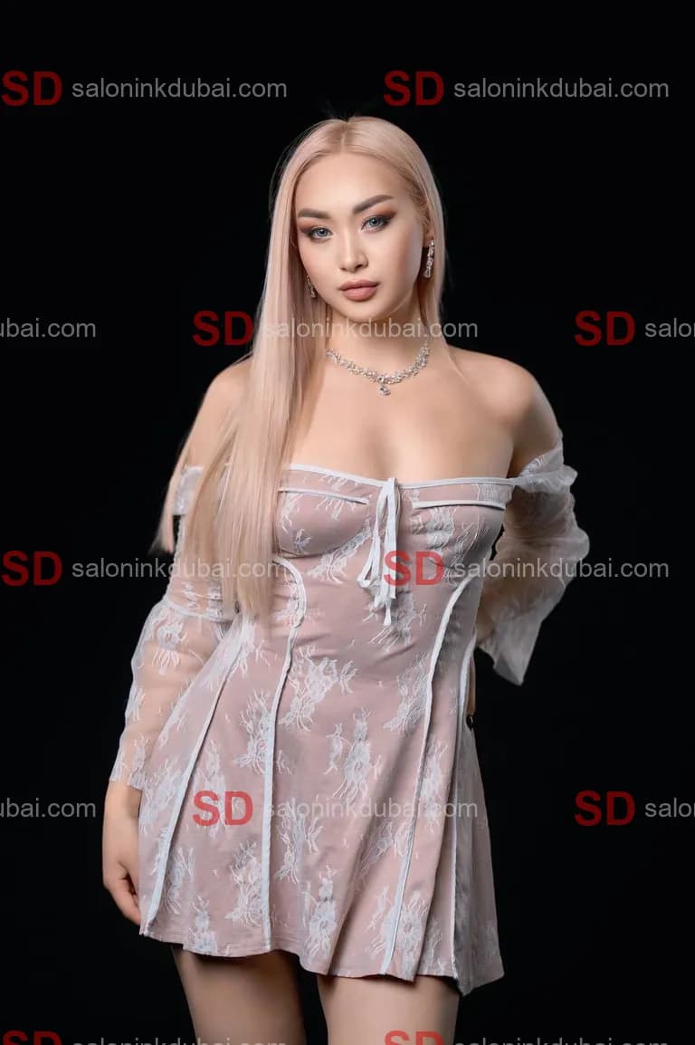 Luna β escort in Dubai