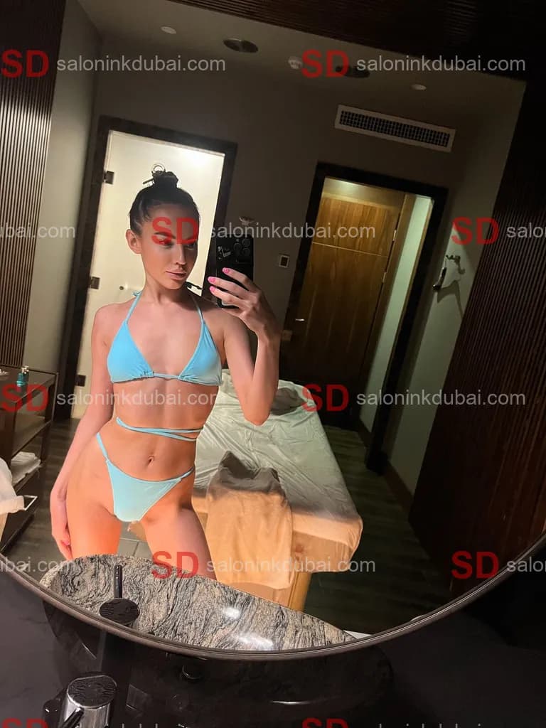 Roxy — escort in Dubai