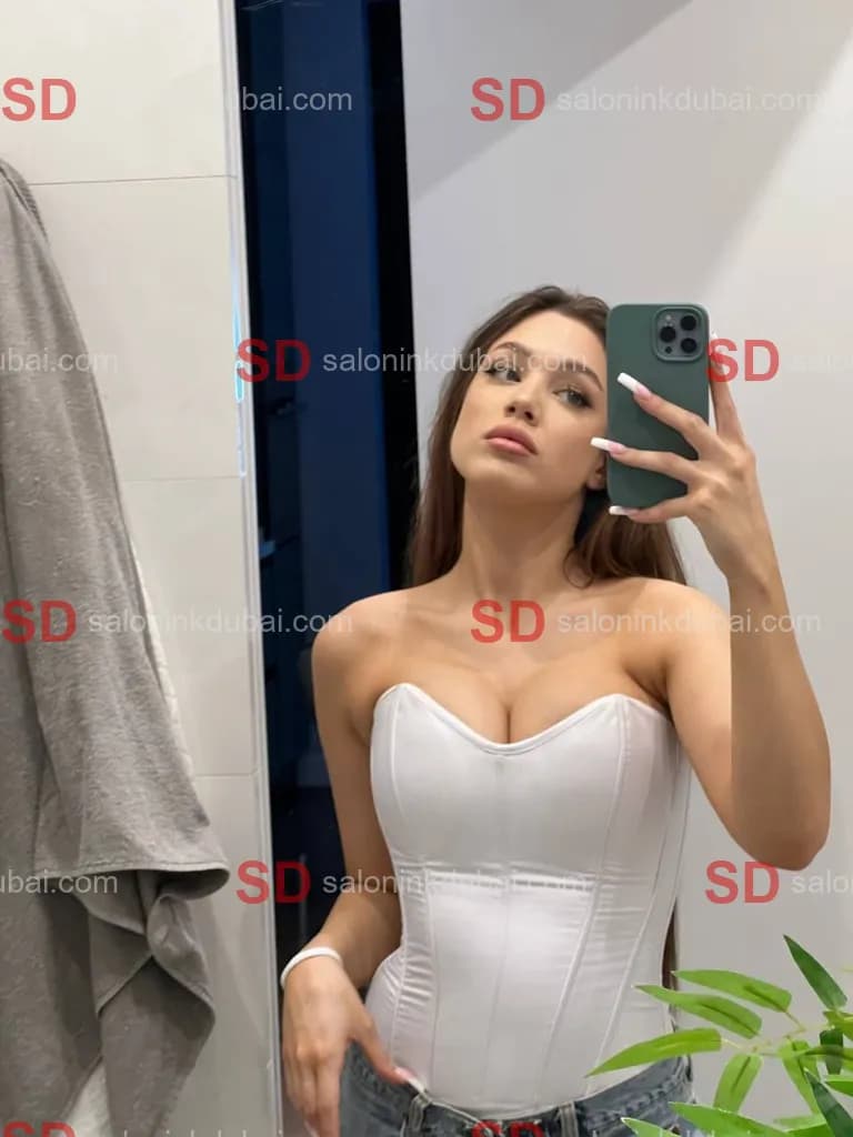 Elise β escort in Dubai