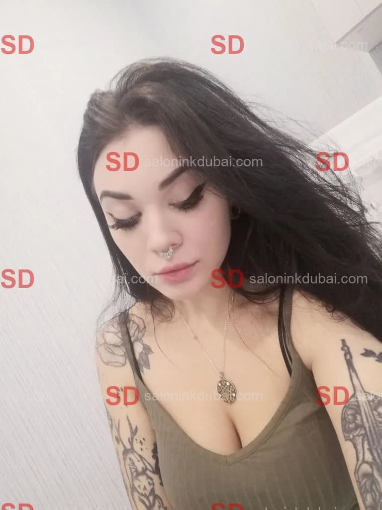 Holly — escort in Dubai