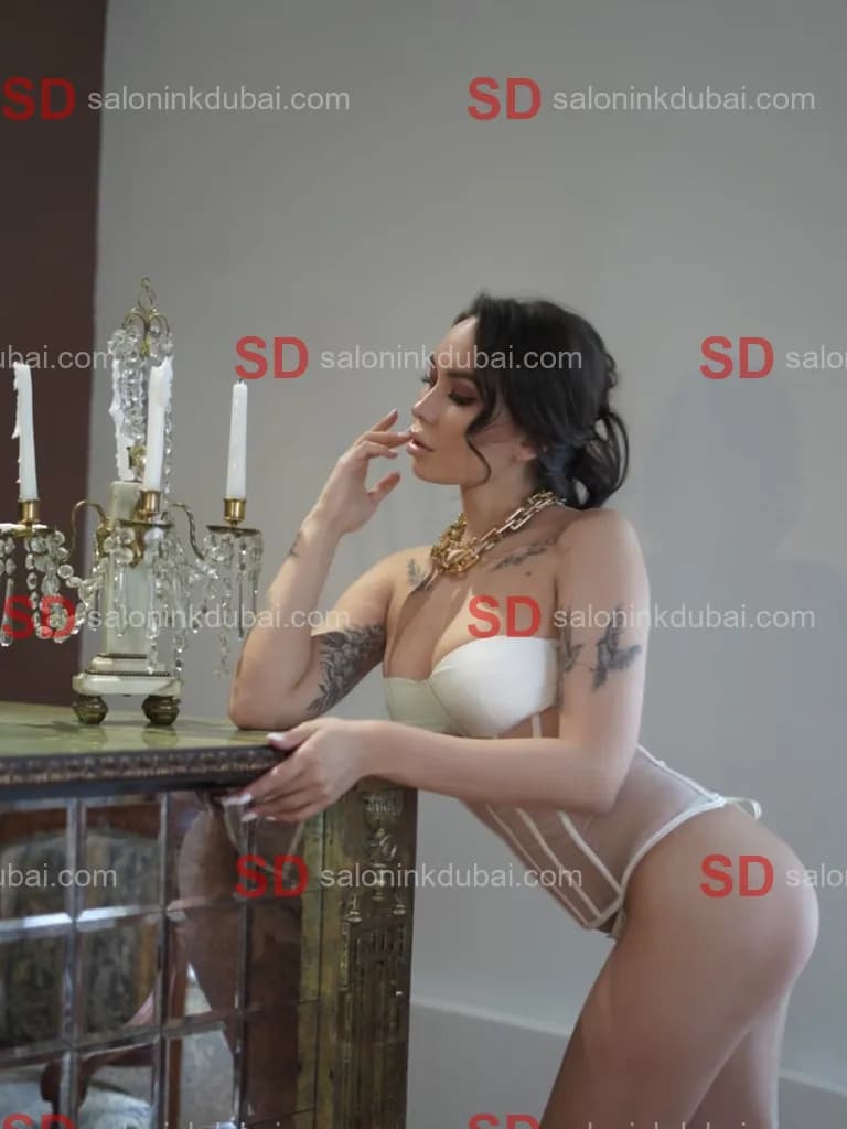 Iris β escort in Dubai