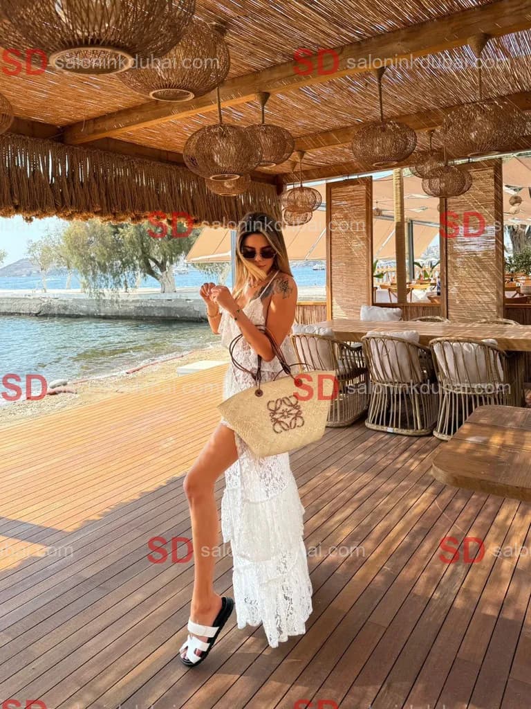 Laura β escort in Dubai