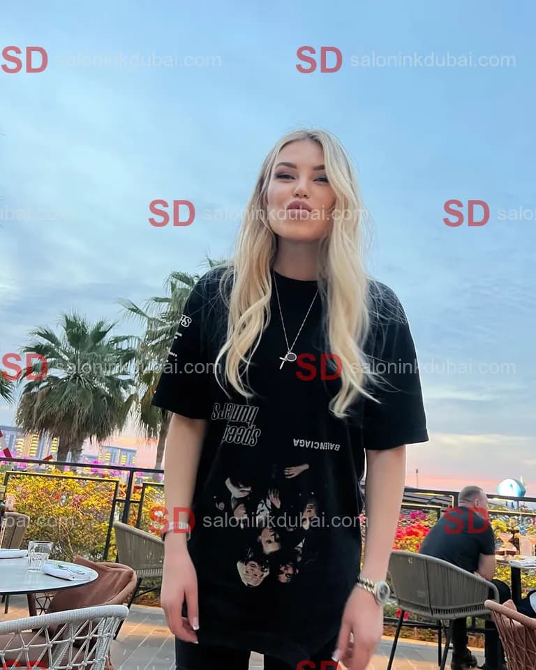 Luna β escort in Dubai