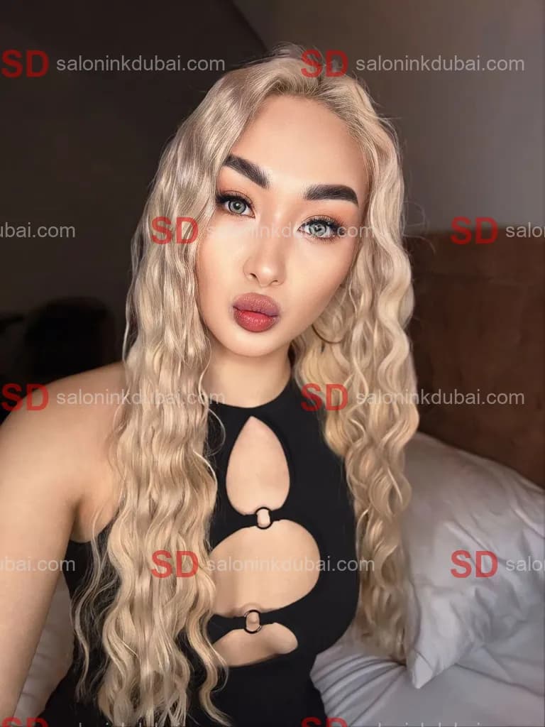 Luna β escort in Dubai