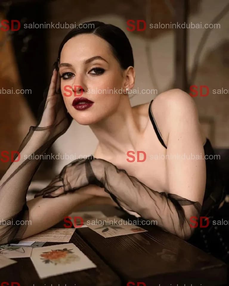 Nella β escort in Dubai