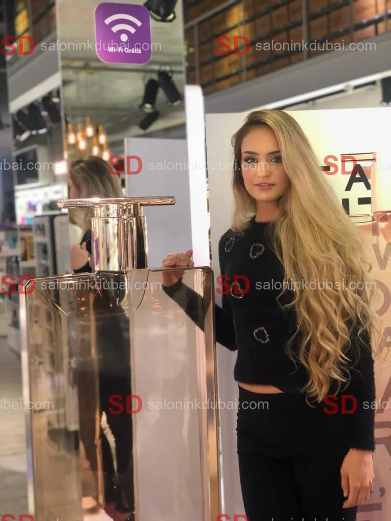Violet β escort in Dubai