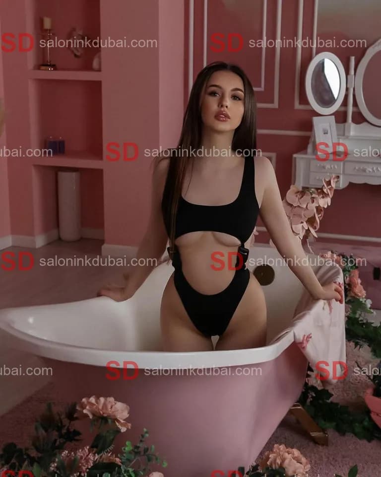 Vivian β escort in Dubai