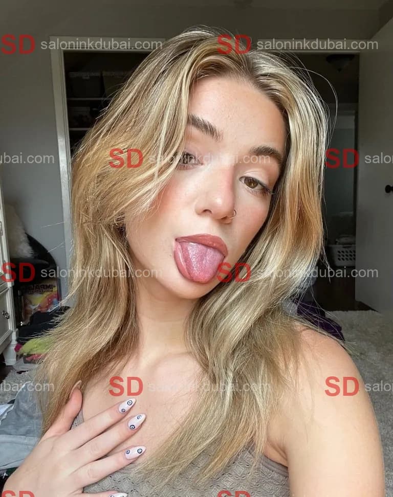 Zoe β escort in Dubai